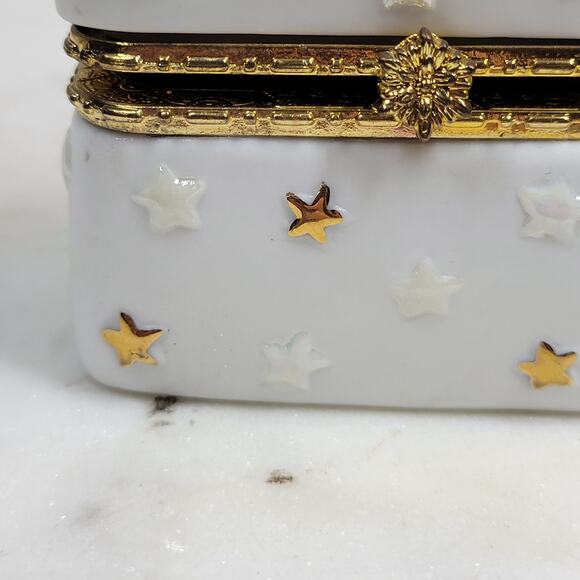 Hallmark 3 Angels Figurine Trinket Box Ceramic Hinged Porcelain White Gold - Picture 3 of 12